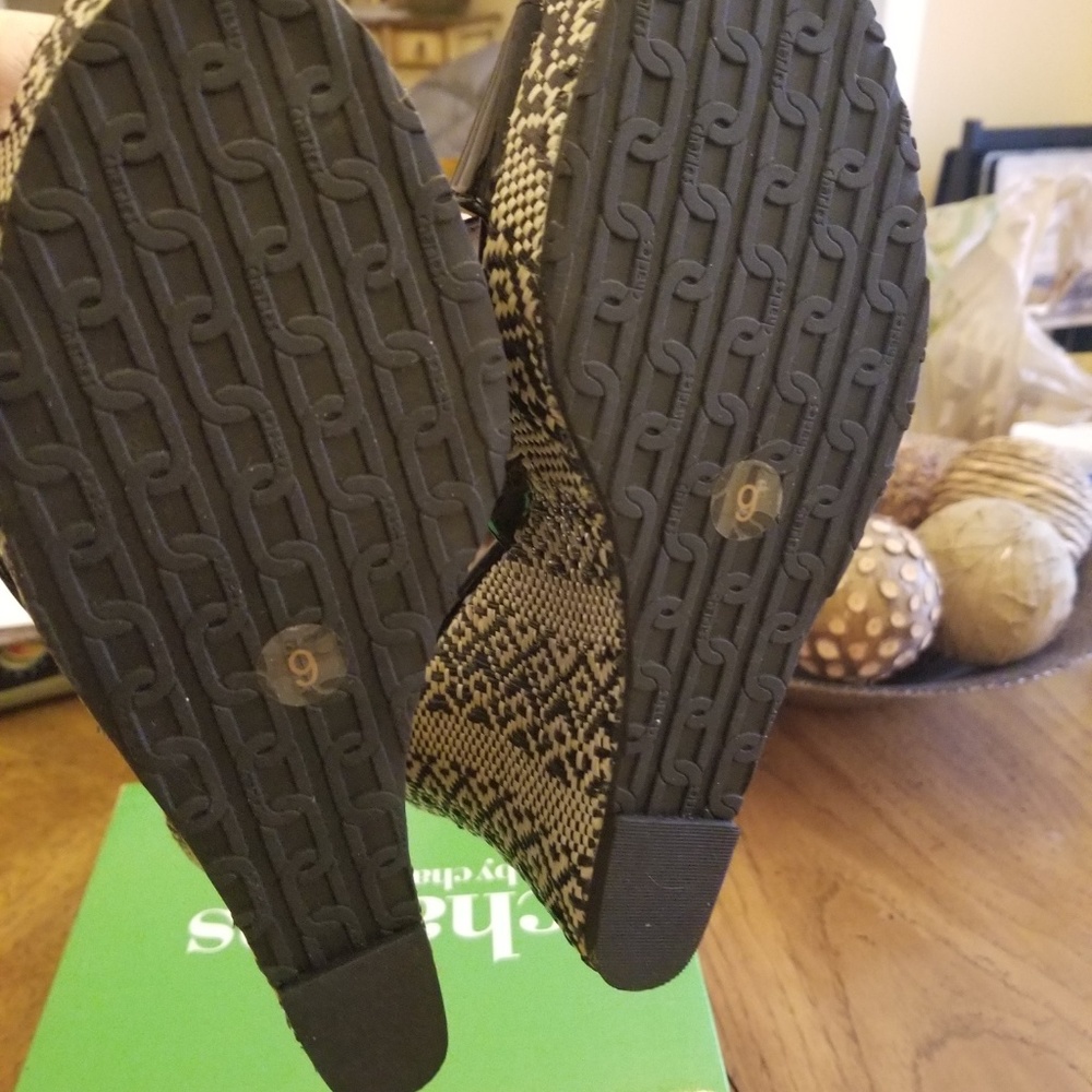 Charles by Chalres David womans shoes - Picture 3 of 5